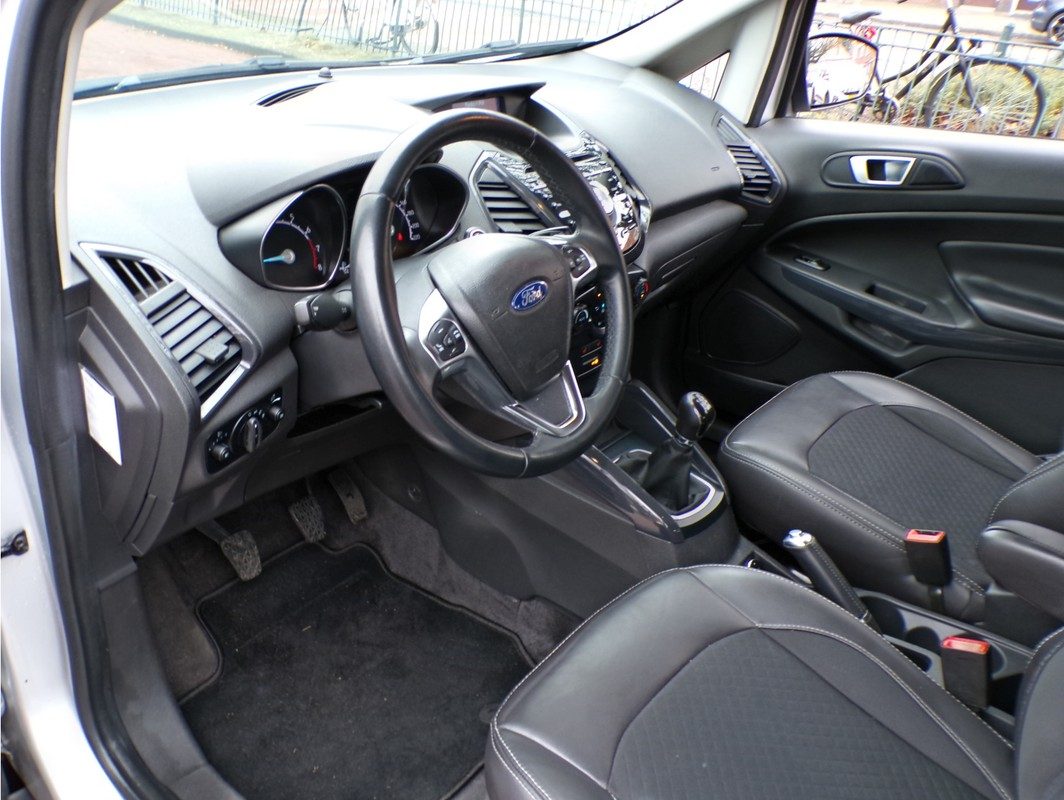 Ford EcoSport / 3