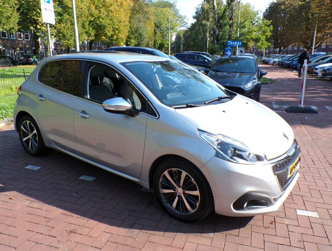 Peugeot 208 / 4