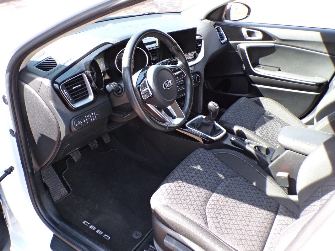 Kia Ceed / 3