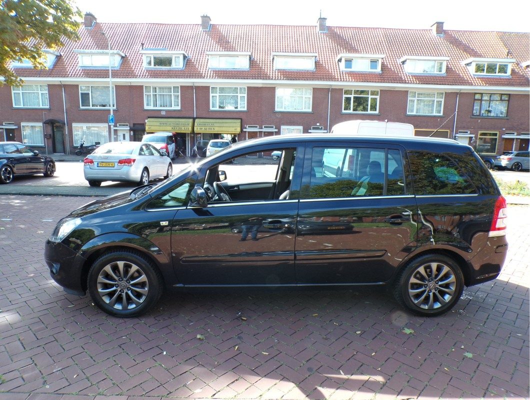 Opel Zafira / 2