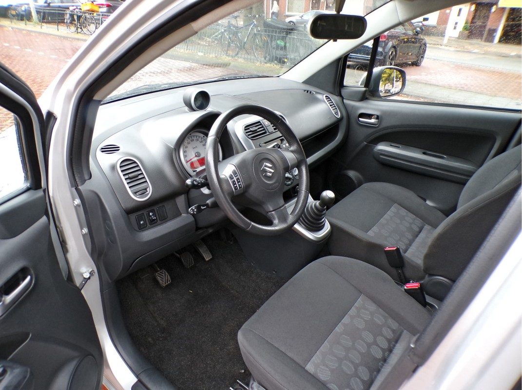 Suzuki Splash / 3