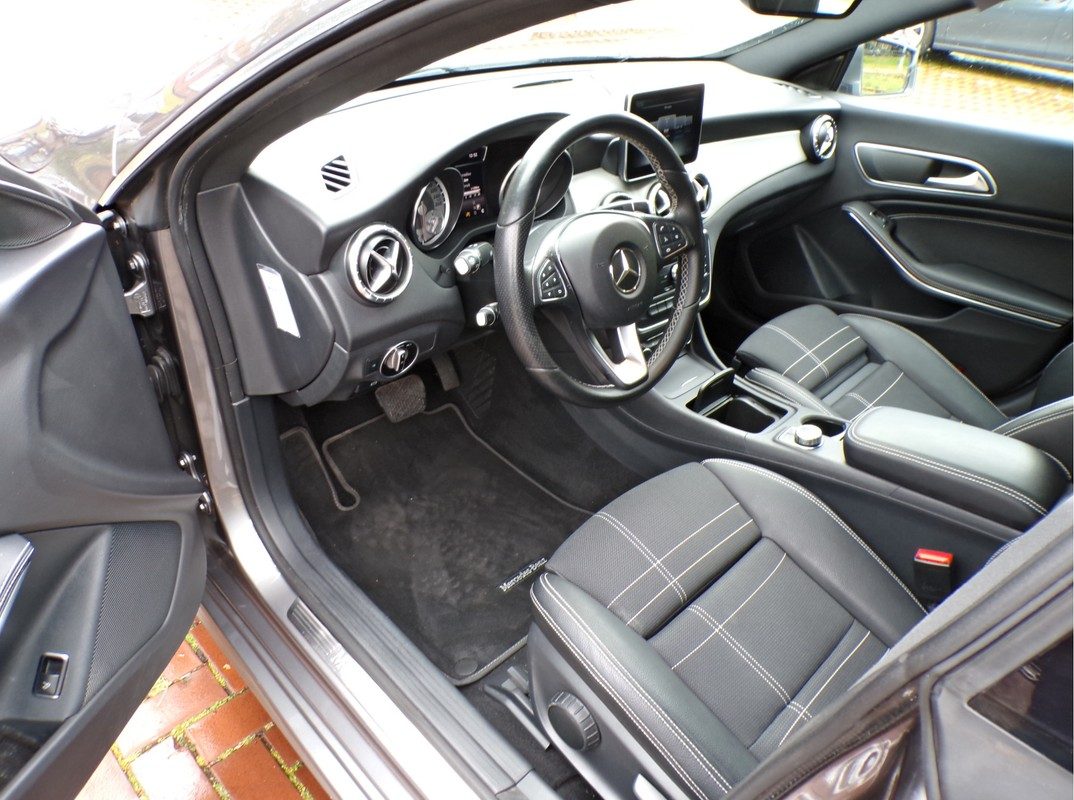 Mercedes-Benz CLA / 3