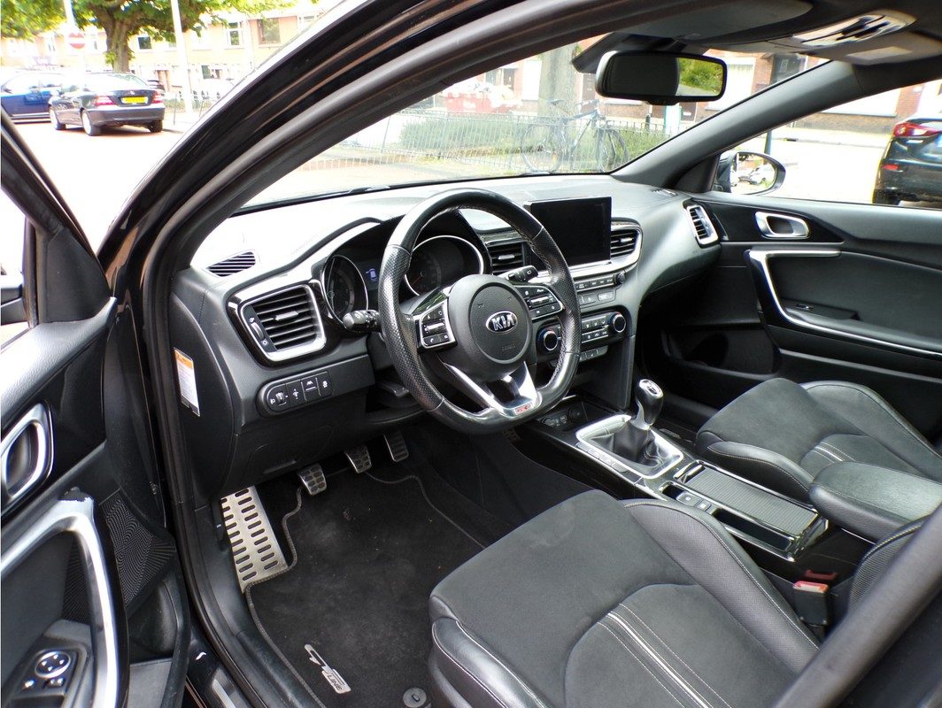 Kia Ceed / 3